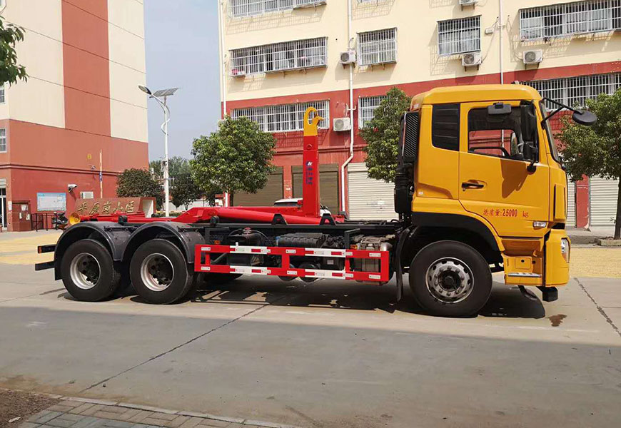 東風(fēng)天龍25噸勾臂垃圾車(chē)