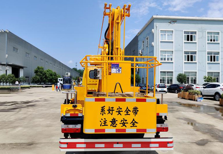 國六東風凱普特雙排座高空作業(yè)車