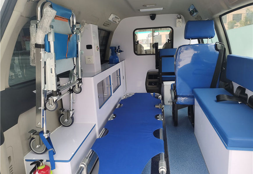 國六東風(fēng)風(fēng)行救護(hù)車