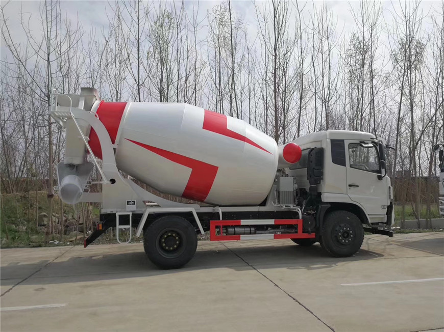 航天萬(wàn)山5方攪拌車(chē)